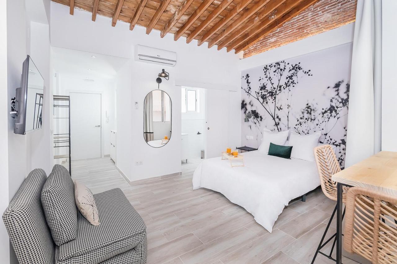 Exclusive Comedia Apartments Малага Экстерьер фото